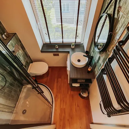 Tiny Oasis - Steps From Oldtown 아파트 *