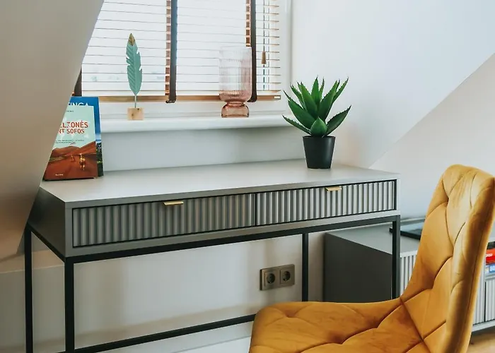 Tiny Oasis - Steps From Oldtown דירה